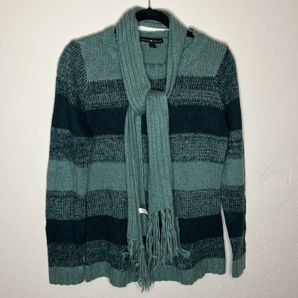Sweater - Picture 4 of 4